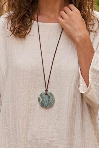 Collar medallon Indiana Tierra