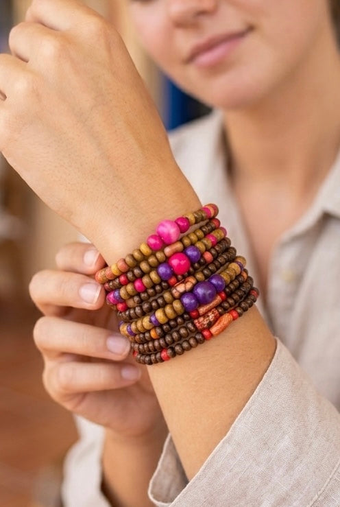 Pack de 9 pulseras de madera