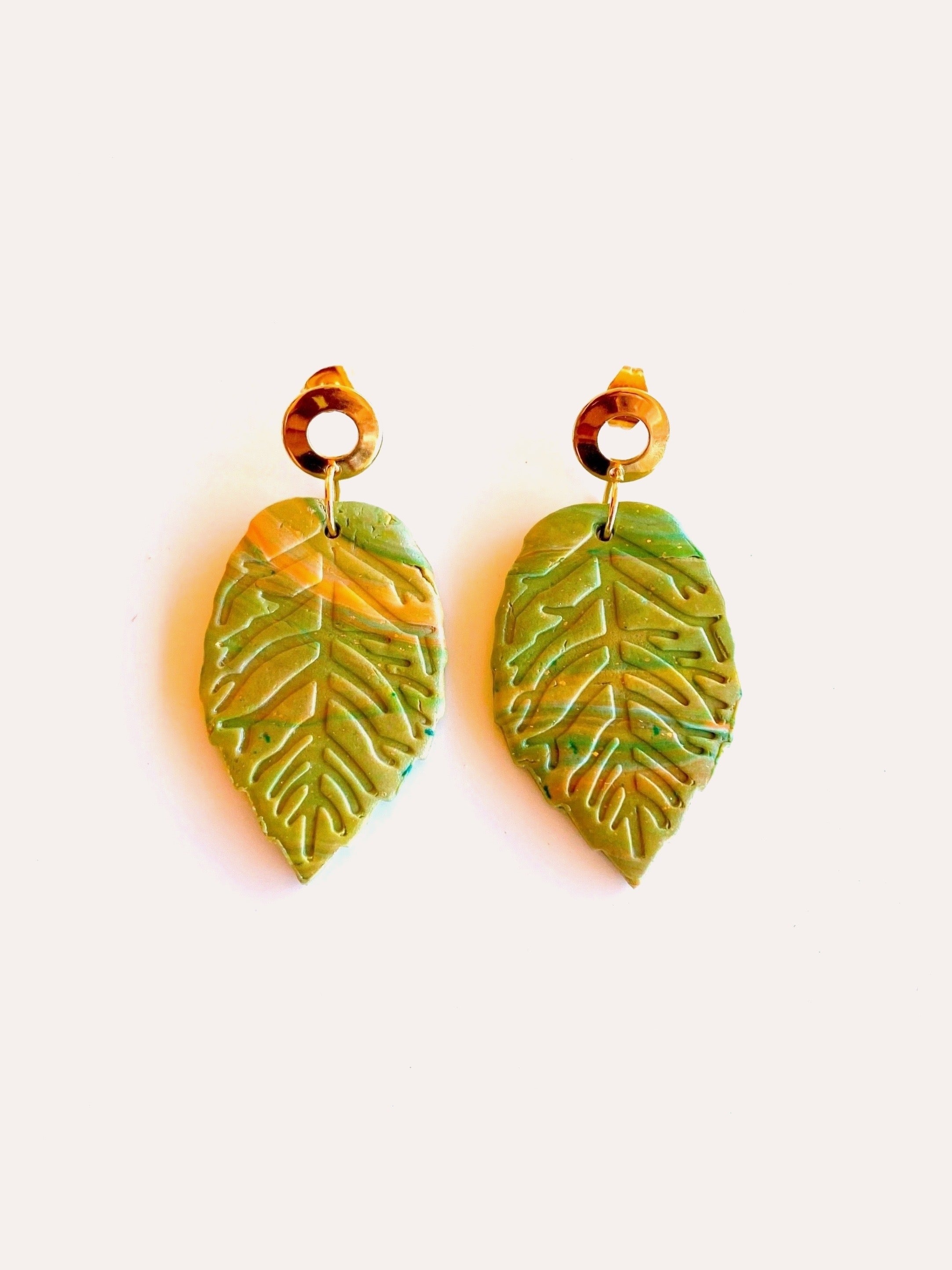 Pendientes hojas Aurora Verde Junco - SIMBARU - Pendientes en arcilla polimerica