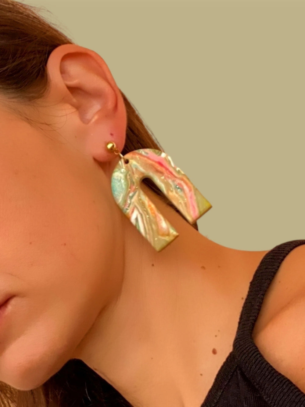 Pendientes arco Tijuana Verde Junco - SIMBARU - Pendientes en arcilla polimerica